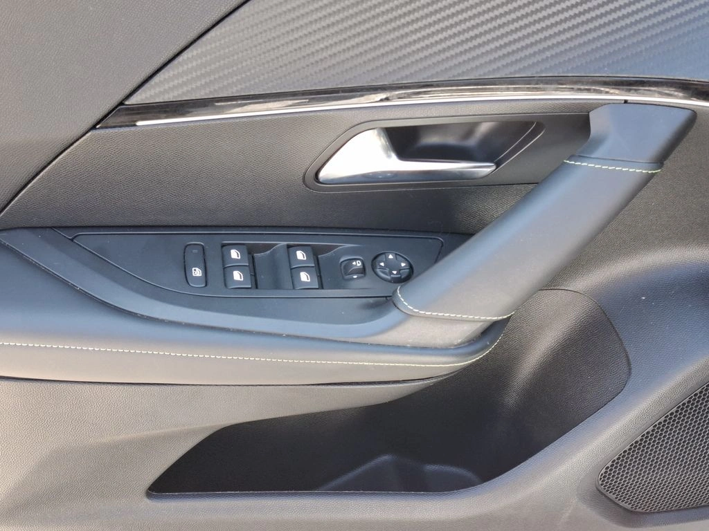 Peugeot 2008 Blue Hdi 130 Gt año 2024