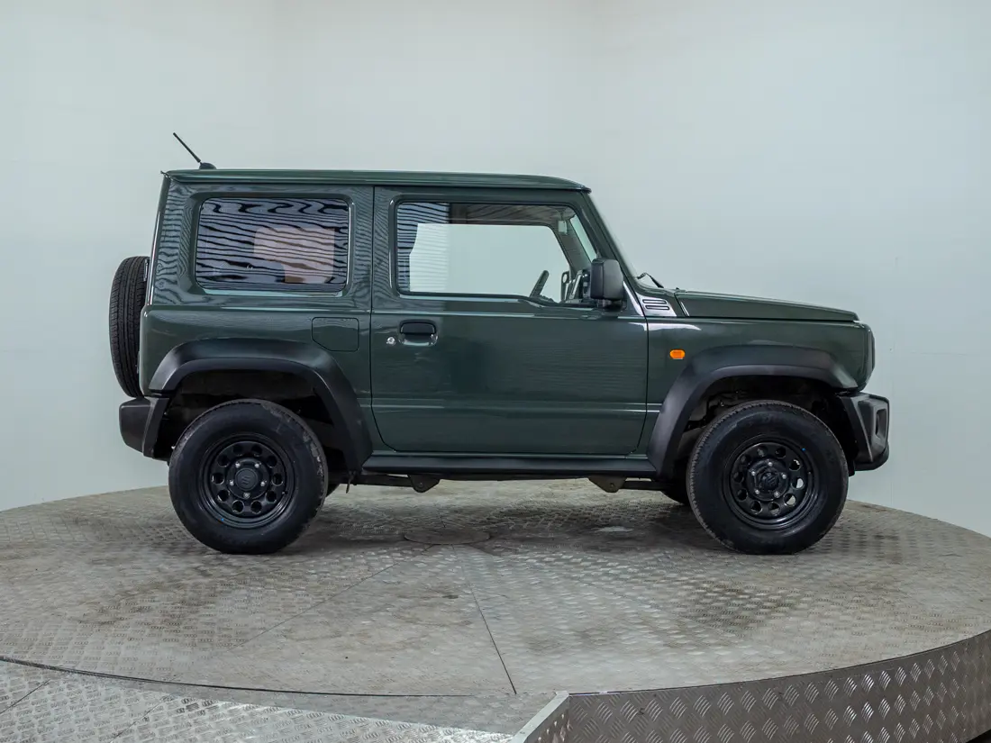 Suzuki Jimny 3p 1.5 Gl At 4x4 año 2022