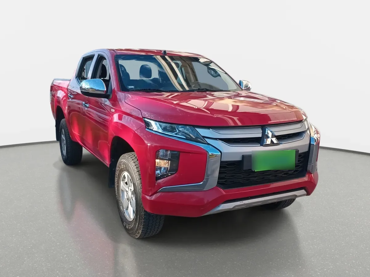 Mitsubishi L200 2.2 Katana Crt Diesel Dob. Cab. 4x4 Mt 4p año 2024