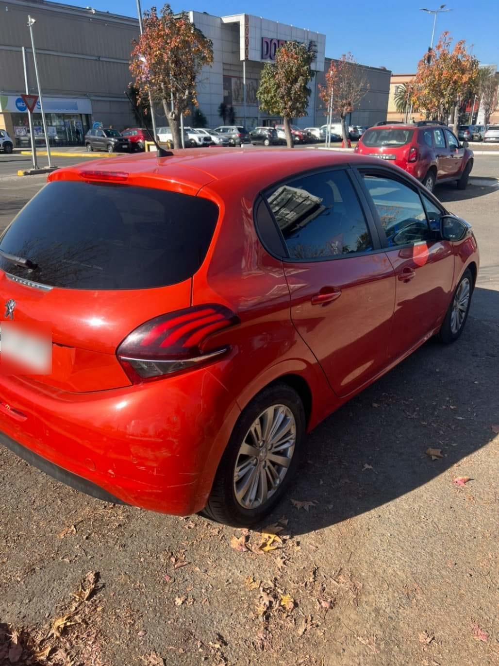 Peugeot 208 1.2 Signature Puretech 4x2 82 Mt5 5p año 2020