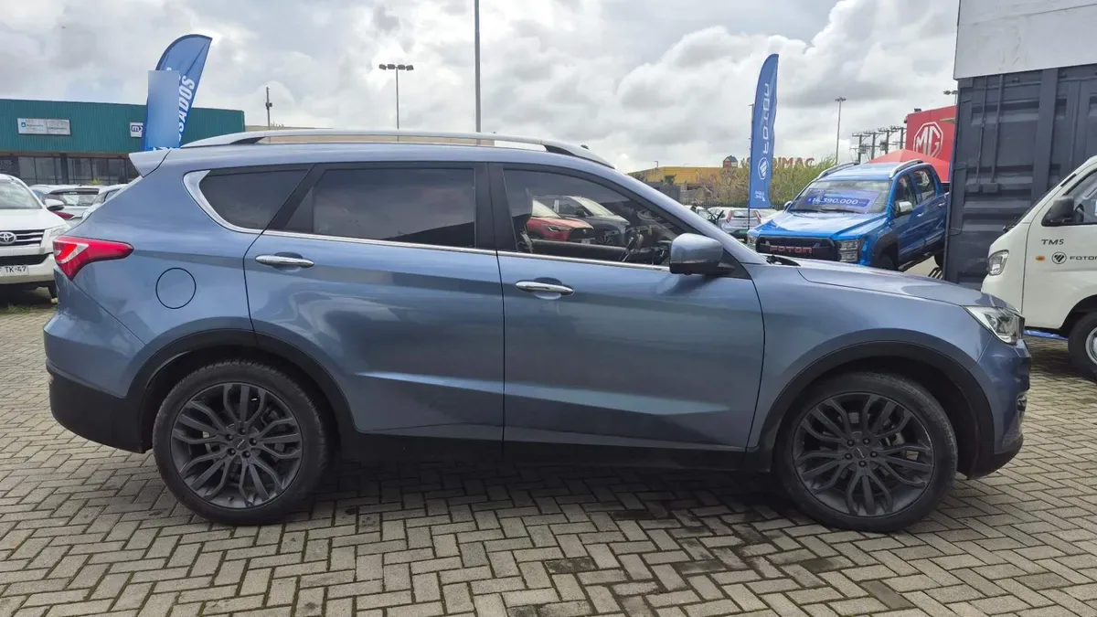 Jetour X70 1.5t Plus 4x2 At 5p año 2023