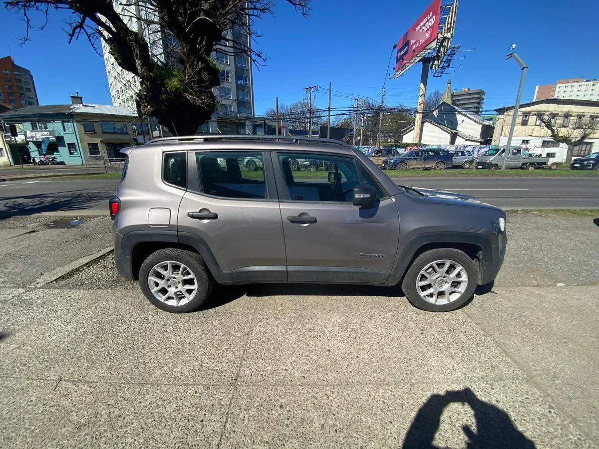 Jeep Renegade 1.8 Sport Lx 4x2 Radio 5 Mt 5p año 2019
