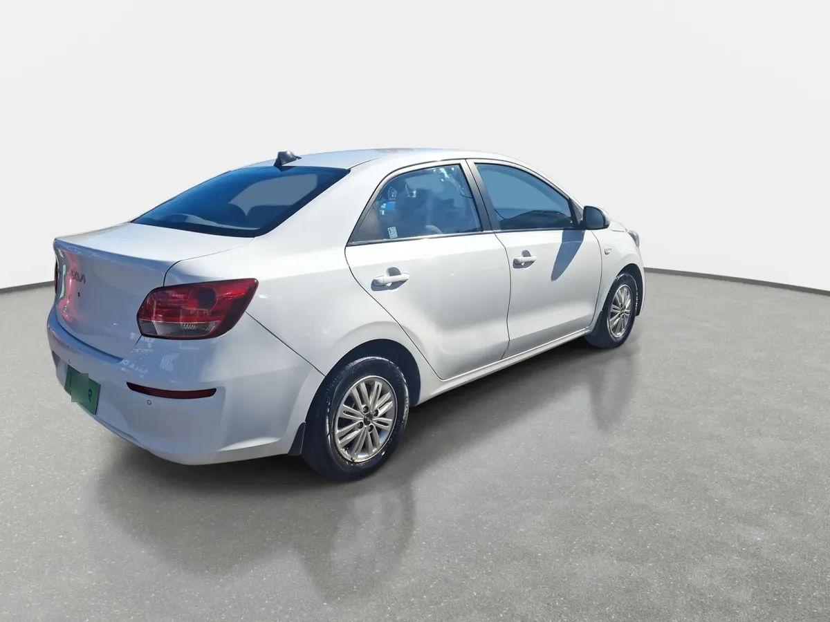Kia Soluto 1.4 Ex Full 4x2 Srf Mt 4p año 2025