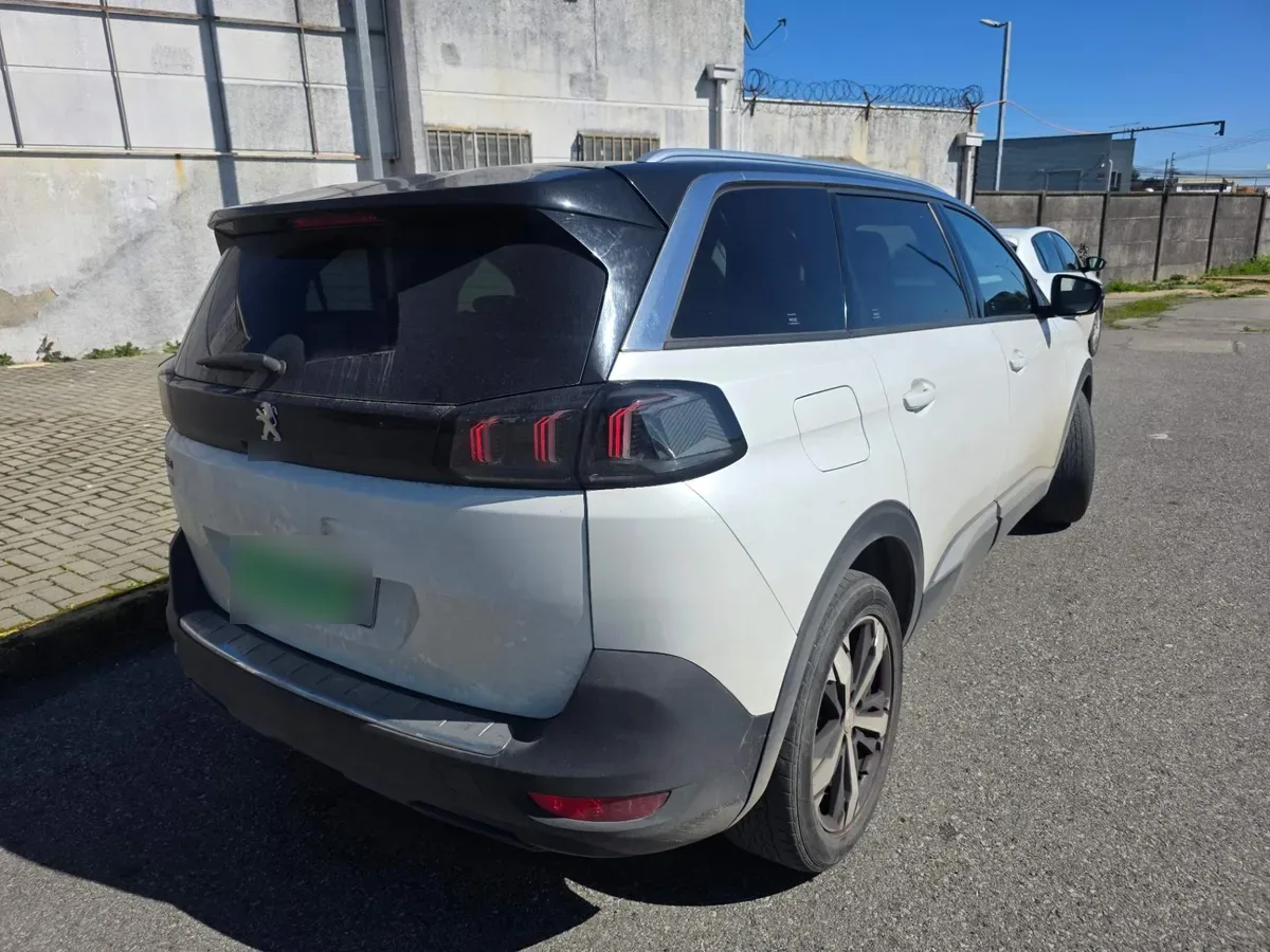 Peugeot 5008 1.6 Allure Thp 4x2 165 Eat6 5p año 2021