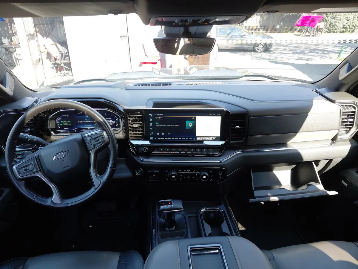 Chevrolet Silverado 6.2 Zr2 4x4 At 4p año 2023