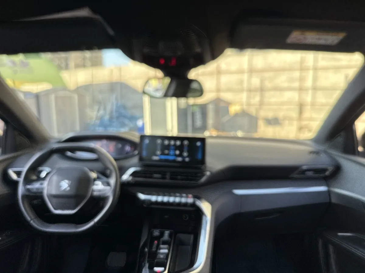 Peugeot 3008 1.5 Allure Pack Bluehdi 130 4x2 Eat8 5p año 2024