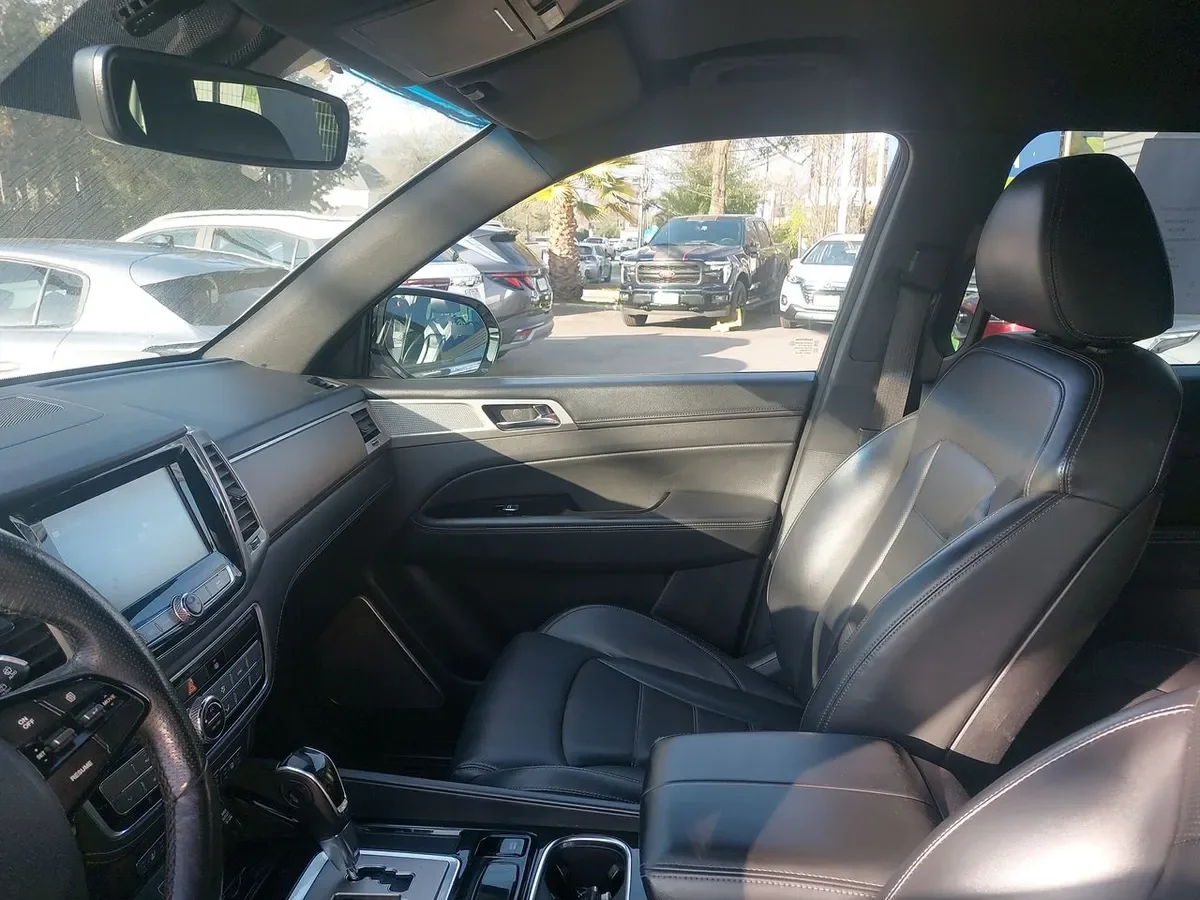 Ssangyong Rexton 2.2 Yrx201 Diesel 4x2 At 5p año 2018