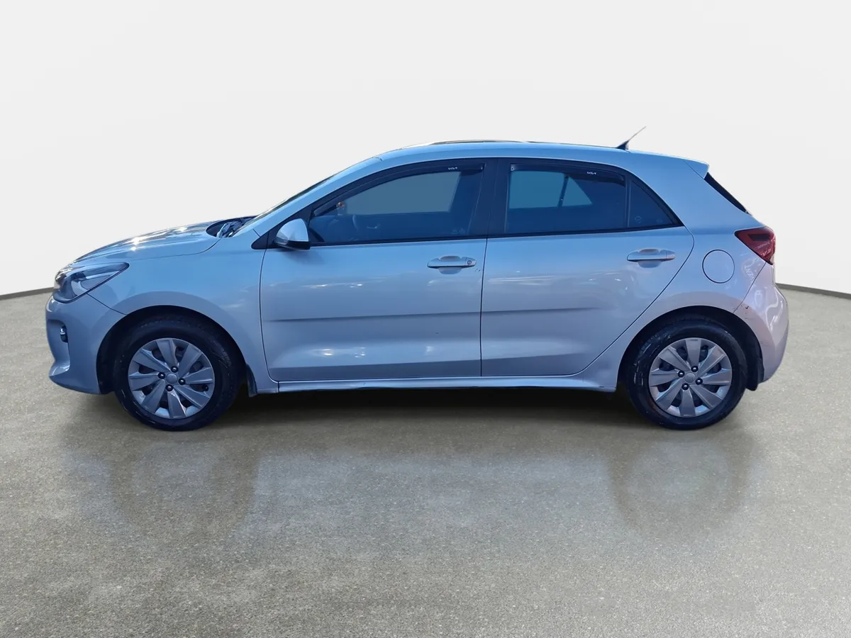 Kia Rio 5 1.4 Ex 4x2 Ac Ci 6mt 5p año 2021