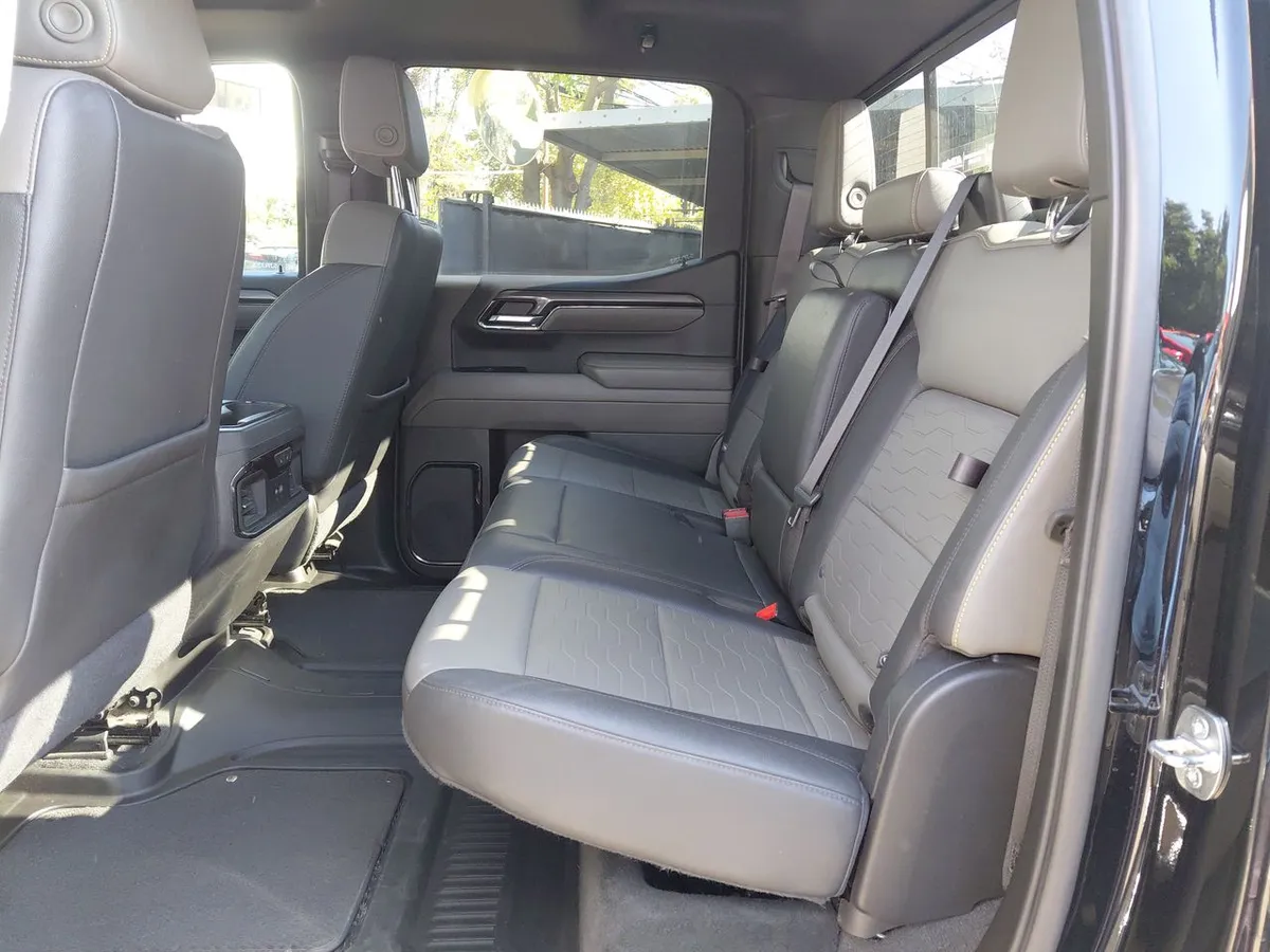 Chevrolet Silverado 6.2 Zr2 4x4 At 4p año 2023