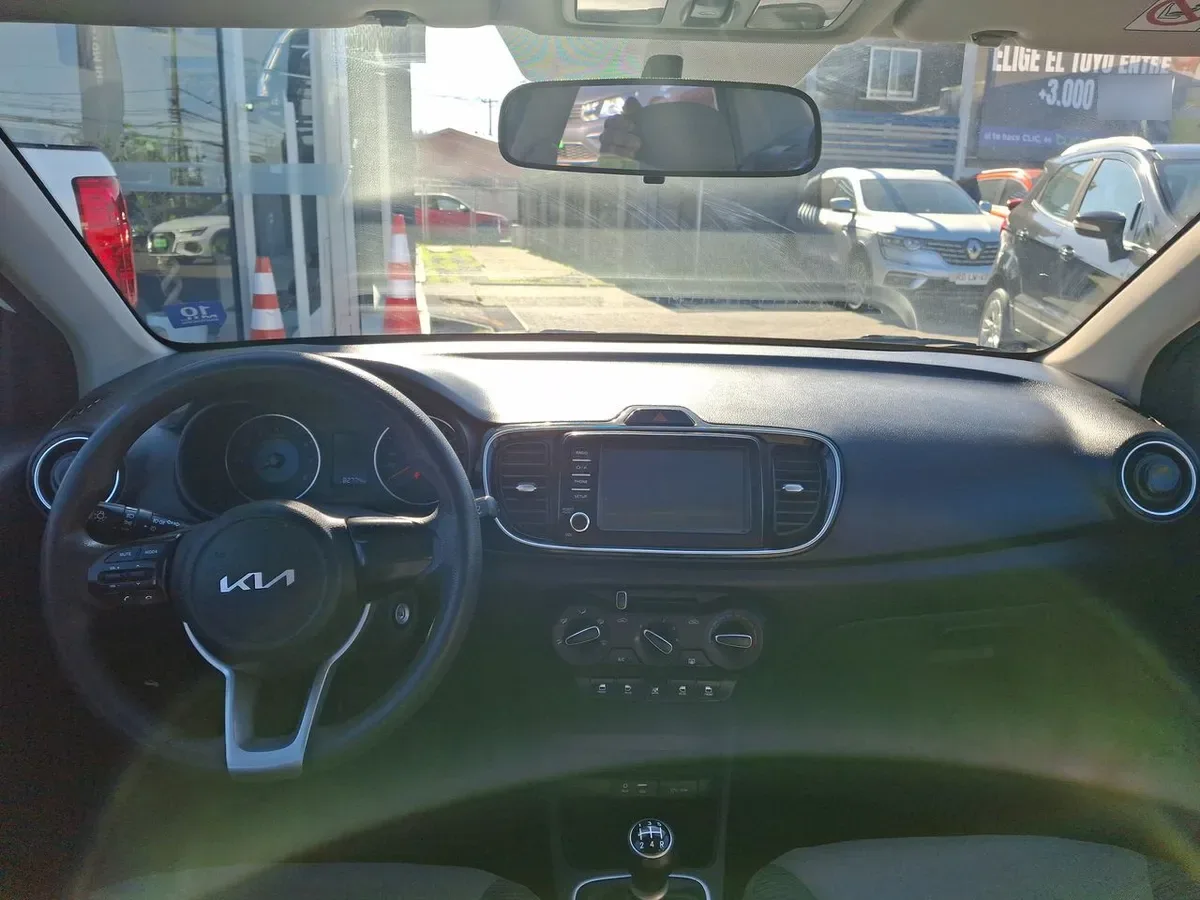 Kia Soluto 1.4 Ex Full 4x2 Srf Mt 4p año 2025