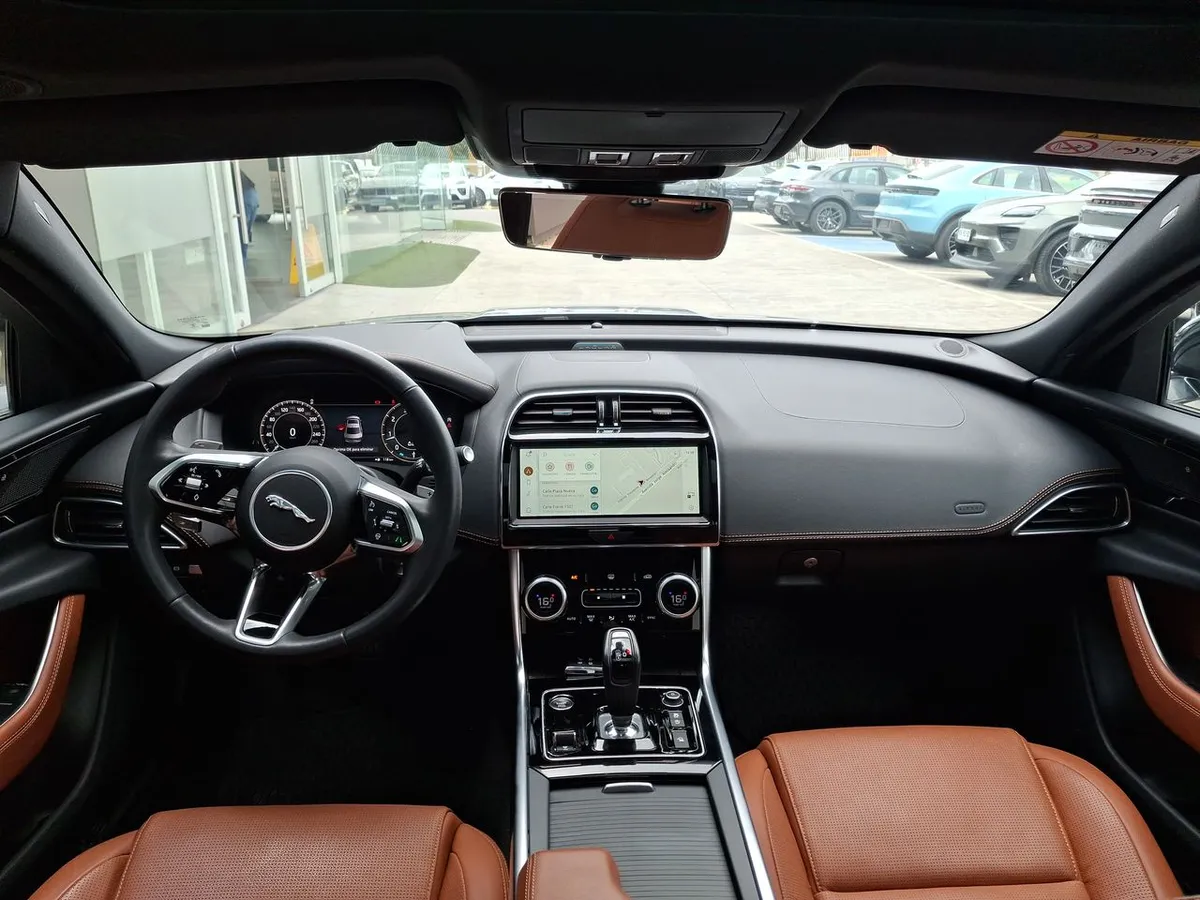 Jaguar Xe 2.0 R Dynamic S Rwd 4x2 250hp At 4p año 2024