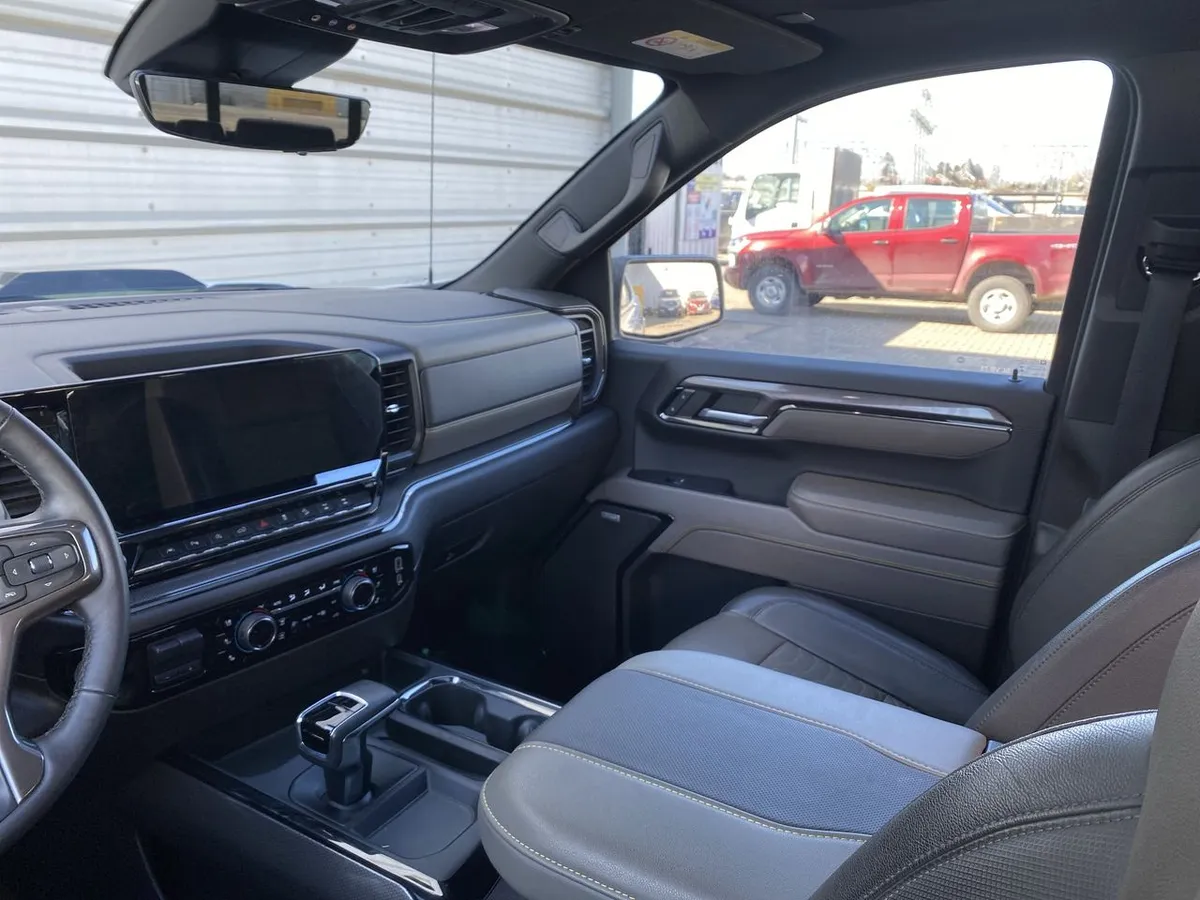 Chevrolet Silverado 6.2 Zr2 4x4 At 4p año 2023