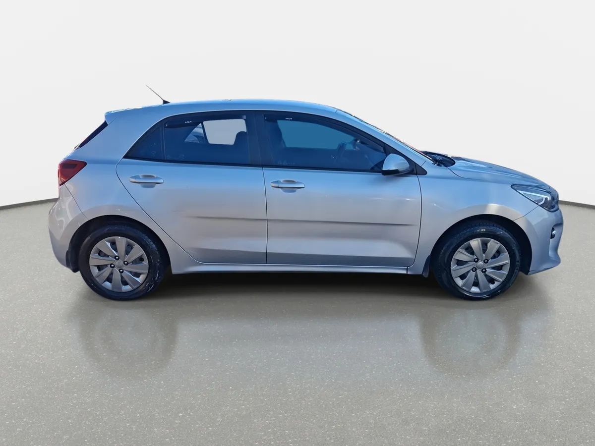 Kia Rio 5 1.4 Ex 4x2 Ac Ci 6mt 5p año 2021