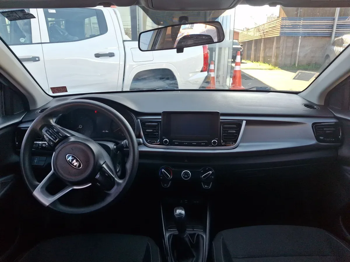 Kia Rio 5 1.4 Ex 4x2 Ac Ci 6mt 5p año 2021