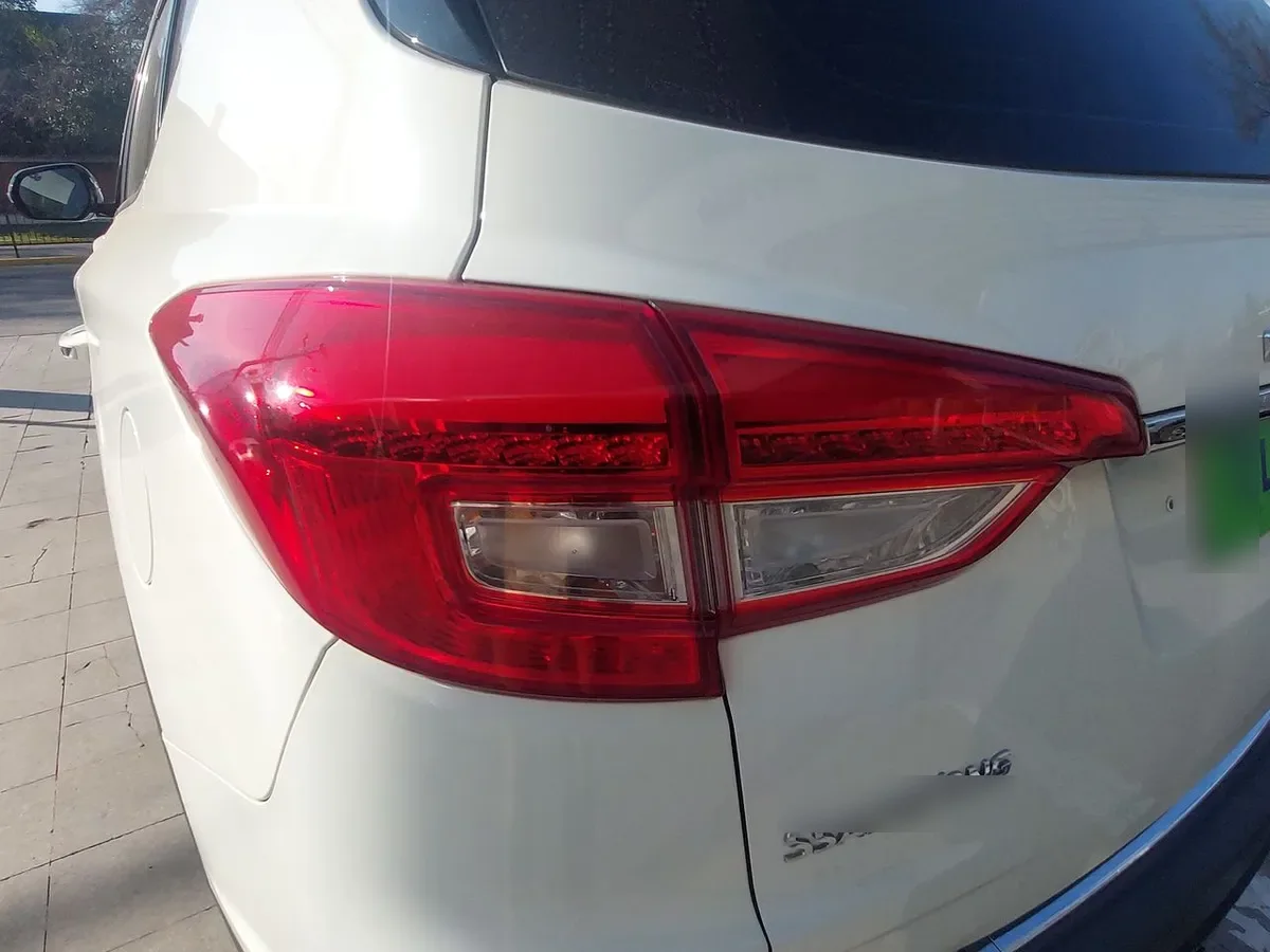 Ssangyong Rexton 2.2 Yrx201 Diesel 4x2 At 5p año 2018