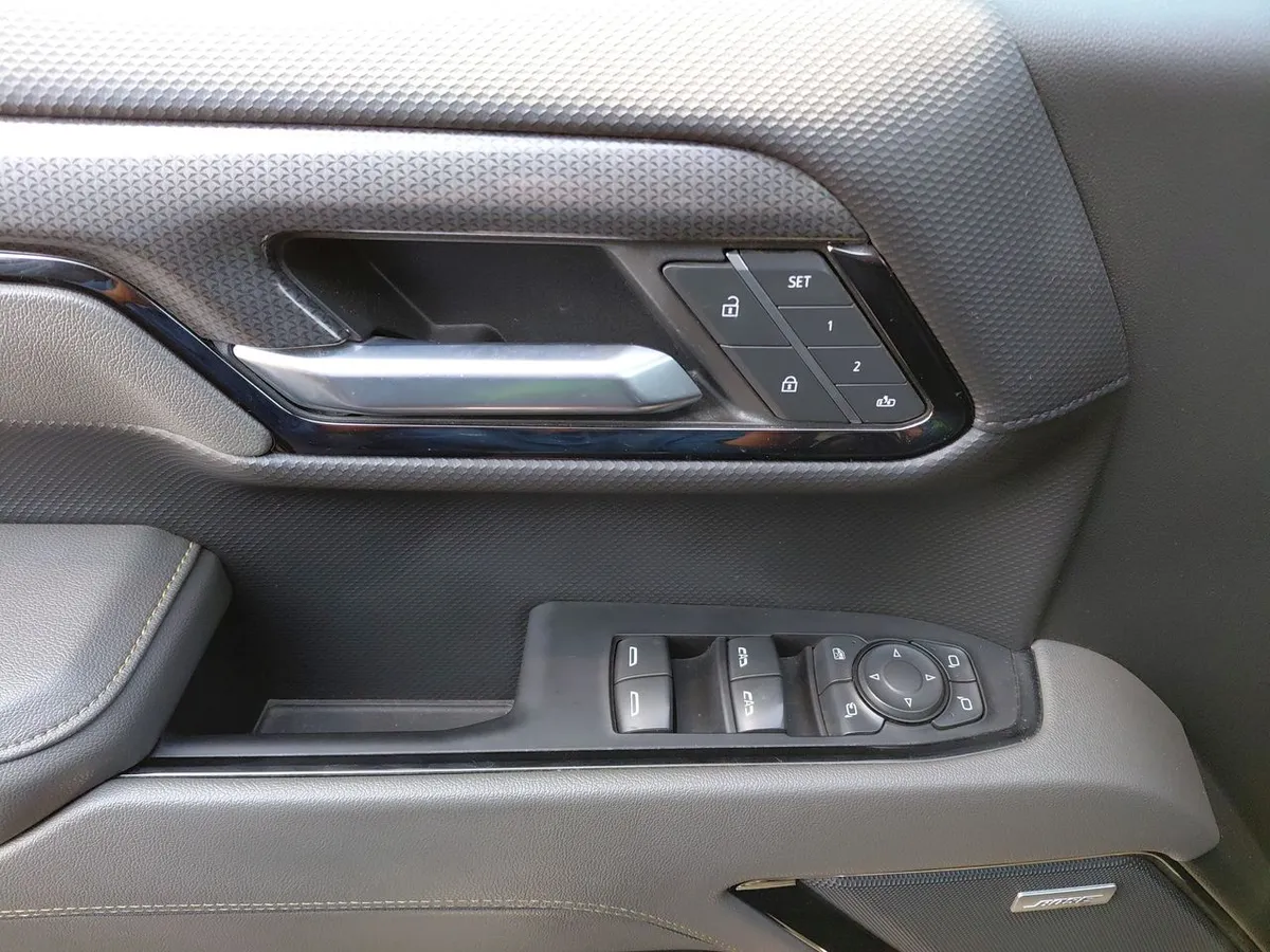 Chevrolet Silverado 6.2 Zr2 4x4 At 4p año 2023