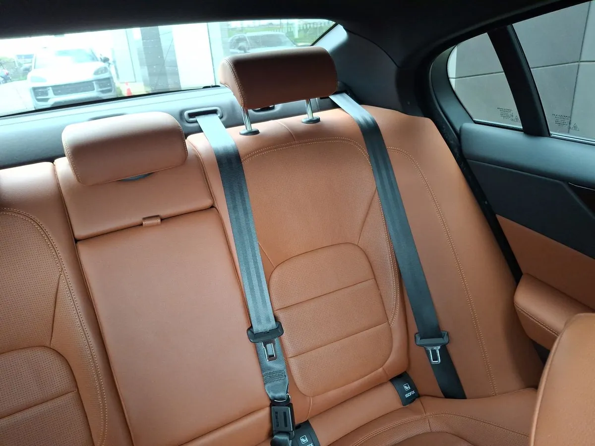 Jaguar Xe 2.0 R Dynamic S Rwd 4x2 250hp At 4p año 2024