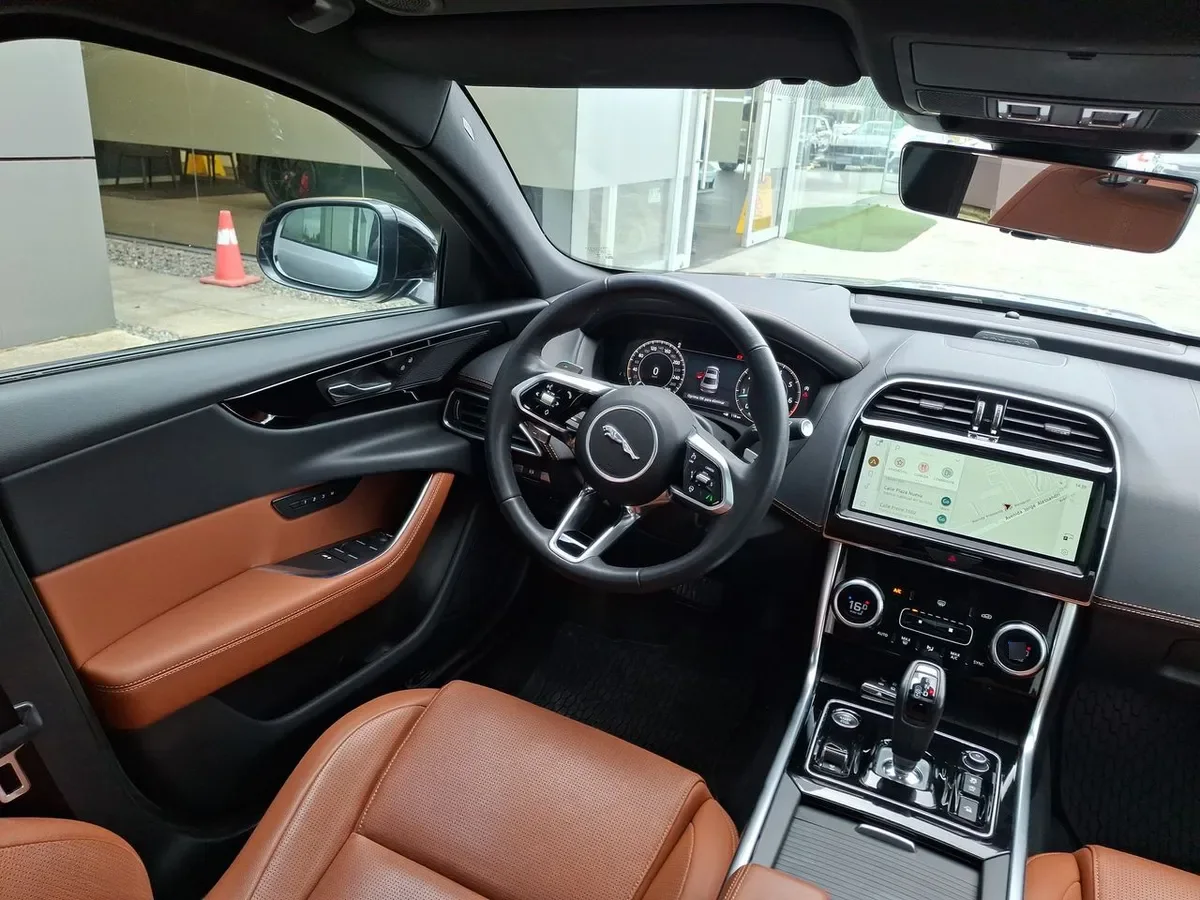 Jaguar Xe 2.0 R Dynamic S Rwd 4x2 250hp At 4p año 2024