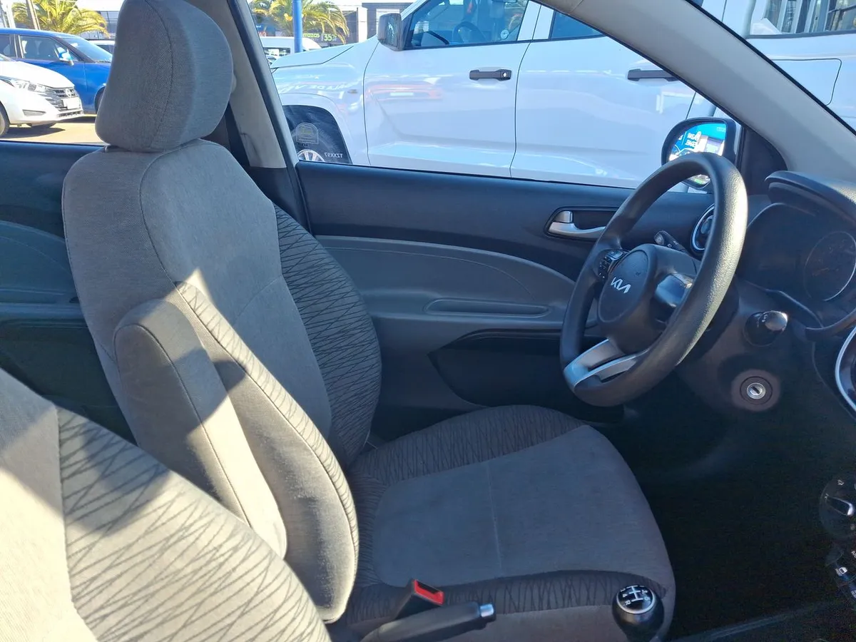 Kia Soluto 1.4 Ex Full 4x2 Srf Mt 4p año 2025
