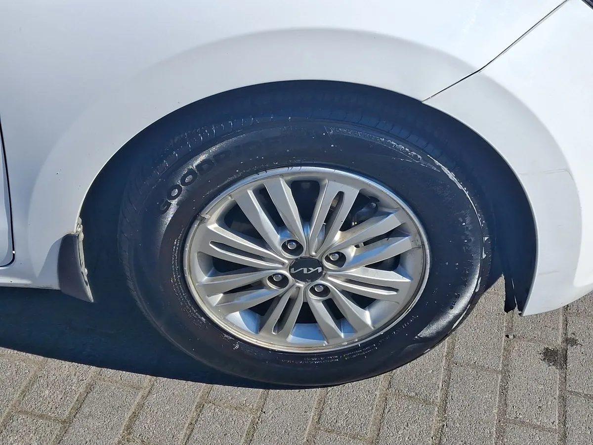 Kia Soluto 1.4 Ex Full 4x2 Srf Mt 4p año 2025