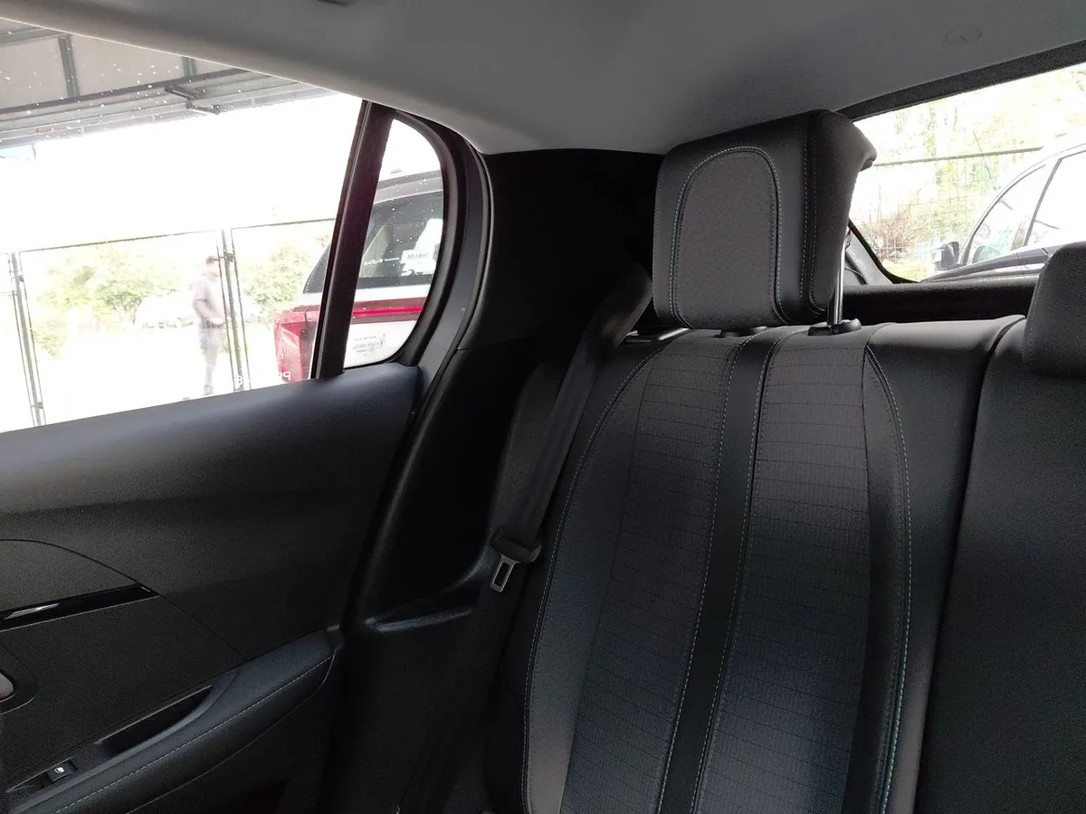 Peugeot 208 1.2 Gt Puretech 4x2 130 Eat8 5p año 2021
