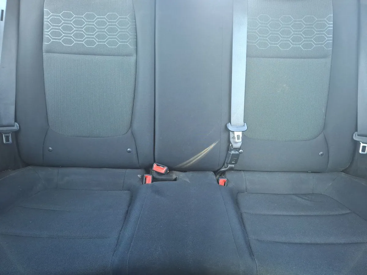 Kia Rio 5 1.4 Ex 4x2 Ac Ci 6mt 5p año 2021