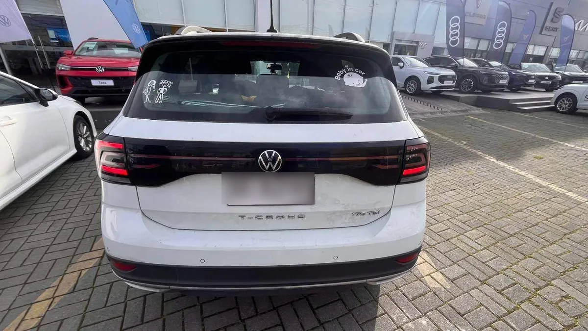 Volkswagen T-Cross 1.0 Tsi Comfortline 4x2 Mt5 5p año 2022