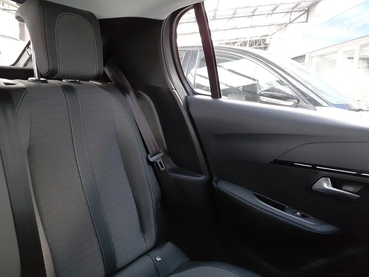Peugeot 208 1.2 Gt Puretech 4x2 130 Eat8 5p año 2021