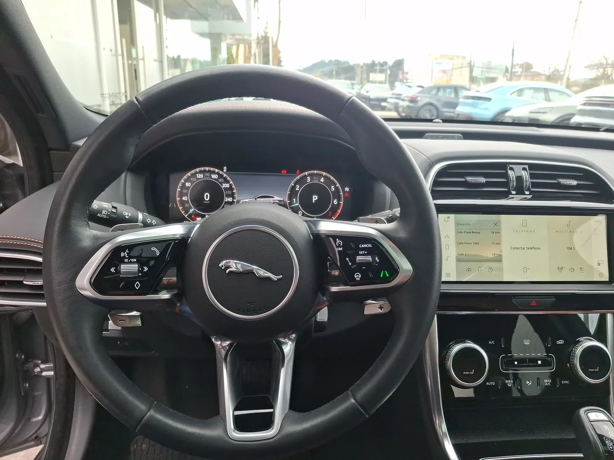 Jaguar Xe 2.0 R Dynamic S Rwd 4x2 250hp At 4p año 2024
