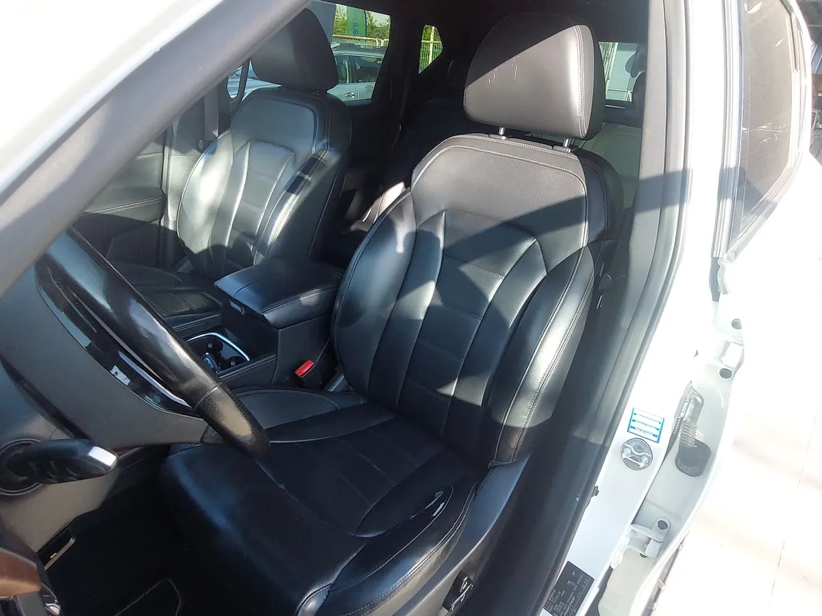 Ssangyong Rexton 2.2 Yrx201 Diesel 4x2 At 5p año 2018