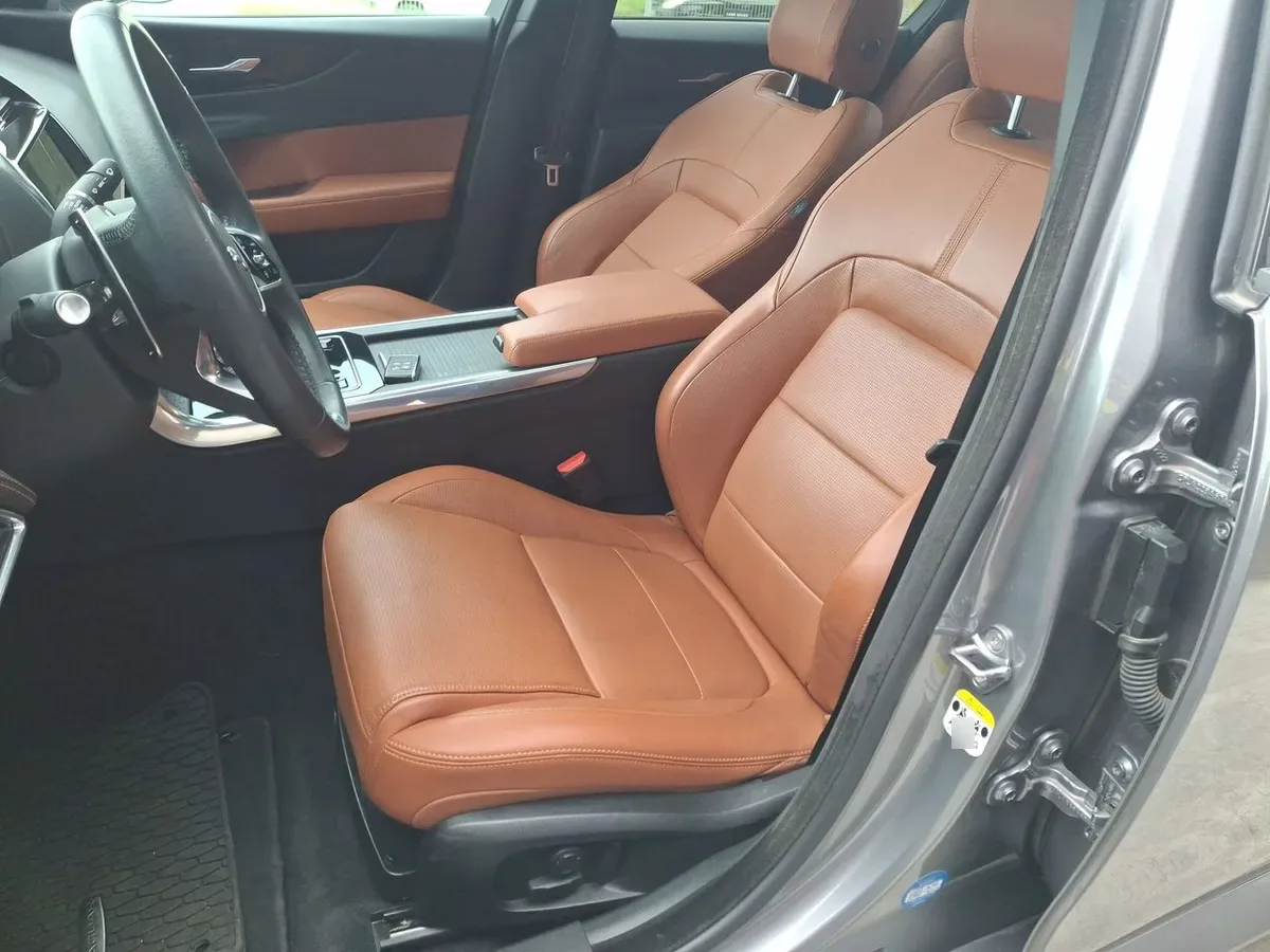 Jaguar Xe 2.0 R Dynamic S Rwd 4x2 250hp At 4p año 2024