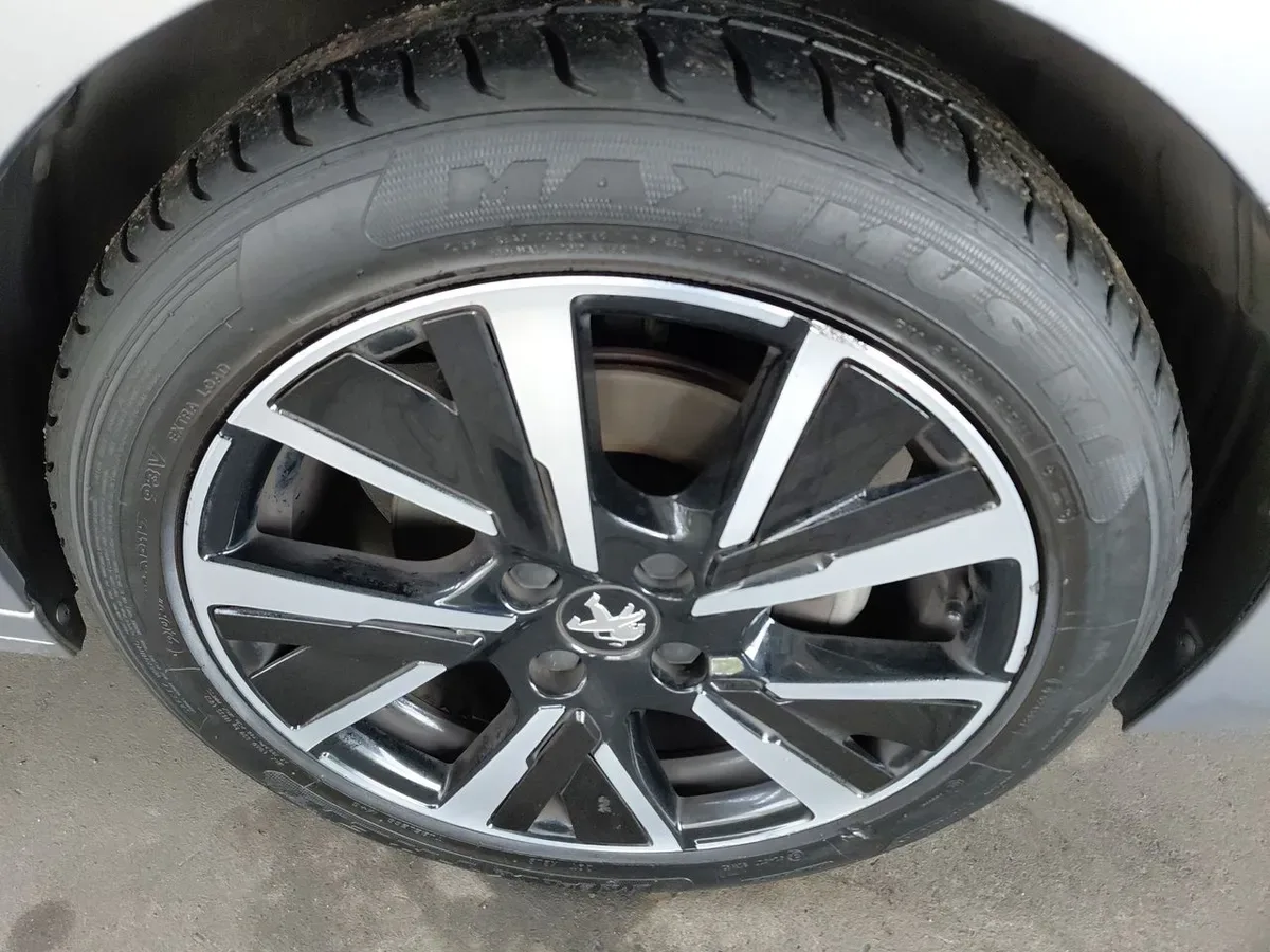 Peugeot 208 1.2 Gt Puretech 4x2 130 Eat8 5p año 2021