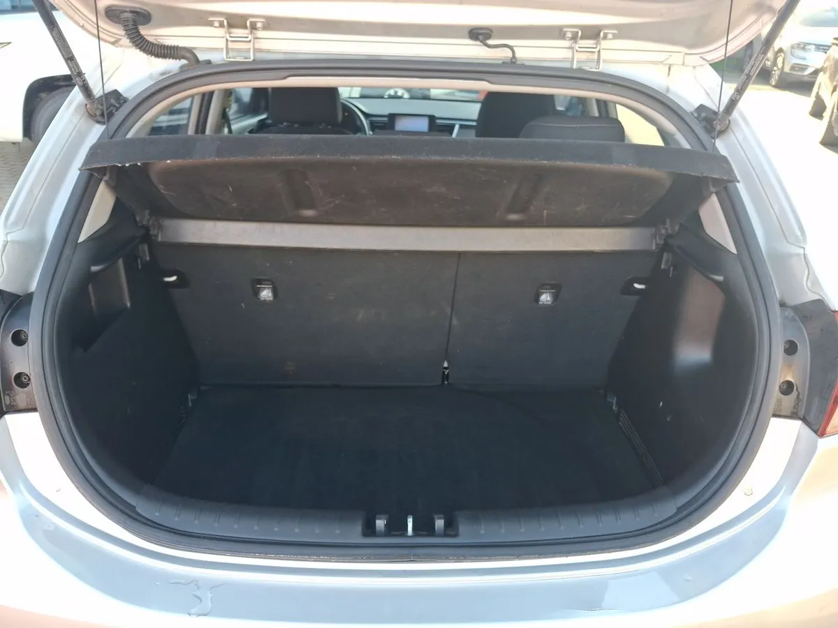 Kia Rio 5 1.4 Ex 4x2 Ac Ci 6mt 5p año 2021