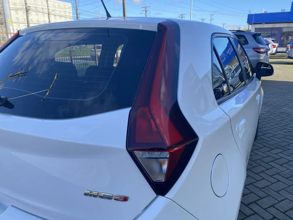MG 3 1.5 Std 4x2 Hb At 5p año 2023