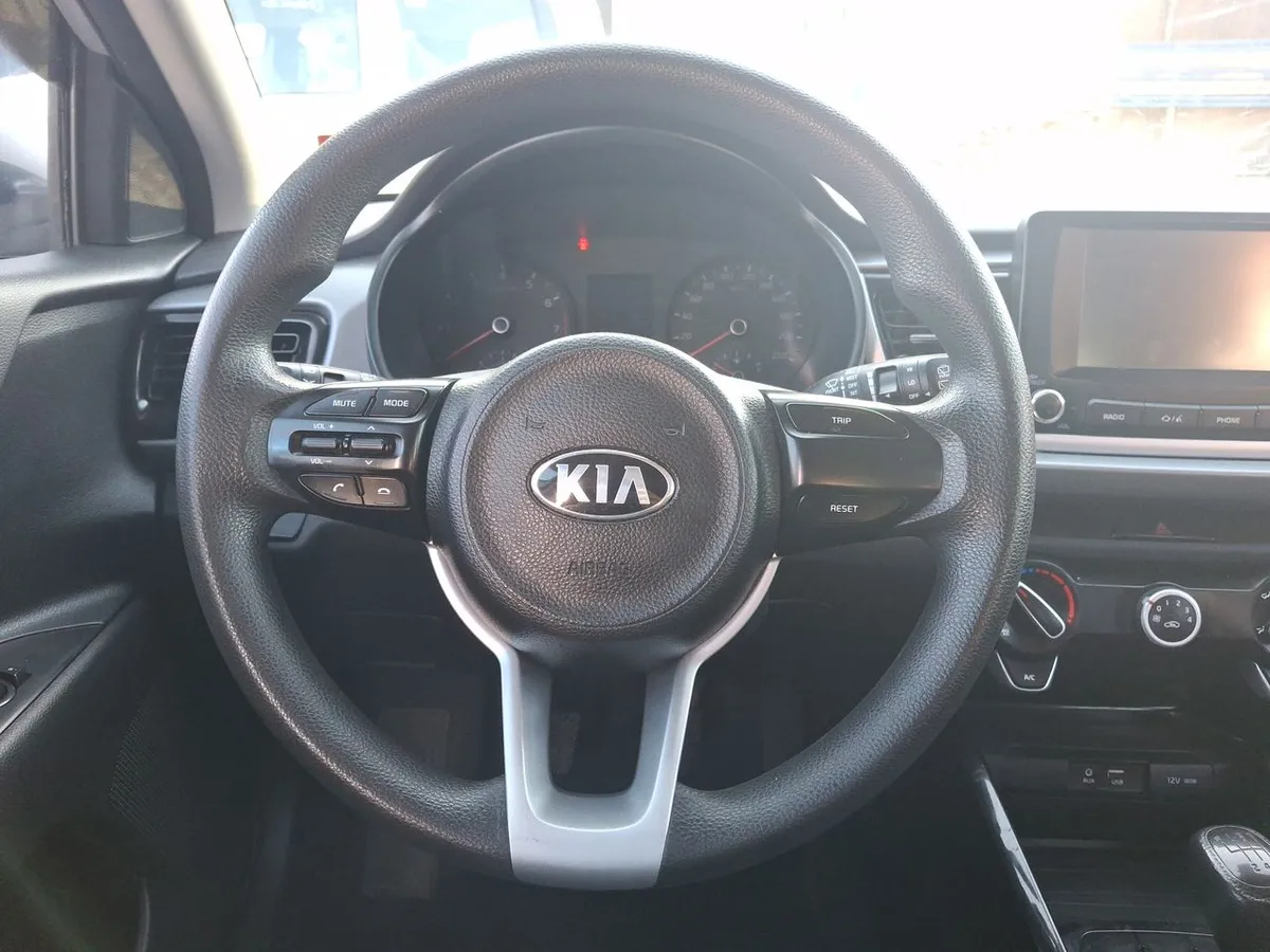 Kia Rio 5 1.4 Ex 4x2 Ac Ci 6mt 5p año 2021
