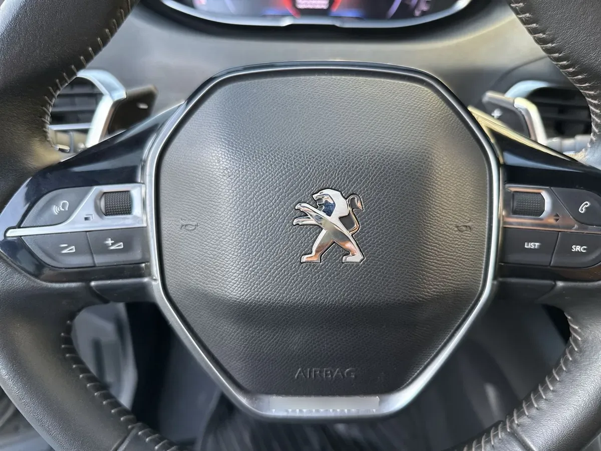 Peugeot 3008 1.5 Allure Pack Bluehdi 130 4x2 Eat8 5p año 2024