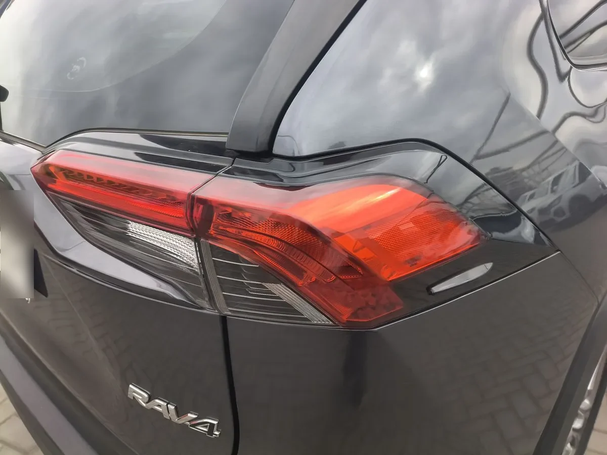 Toyota Rav 4 2.0 Le 4x2 Mt 5p año 2022