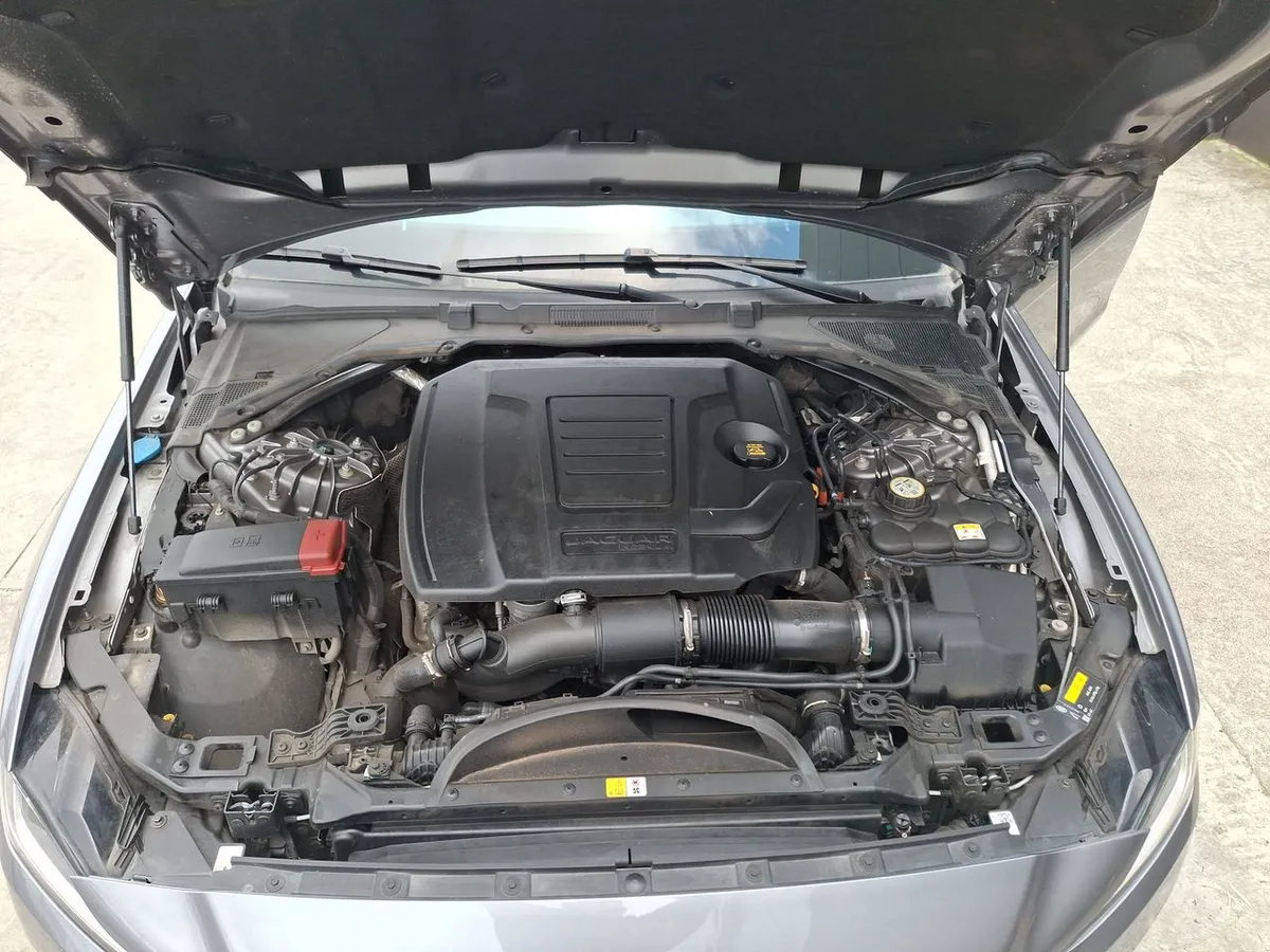 Jaguar Xe 2.0 R Dynamic S Rwd 4x2 250hp At 4p año 2024