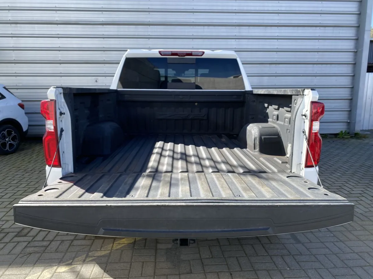 Chevrolet Silverado 6.2 Zr2 4x4 At 4p año 2023