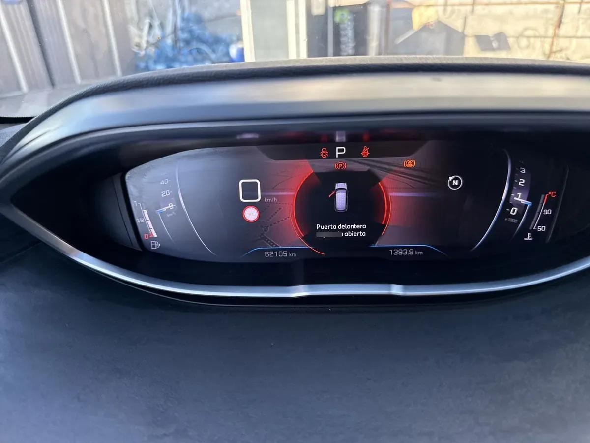 Peugeot 3008 1.5 Allure Pack Bluehdi 130 4x2 Eat8 5p año 2024