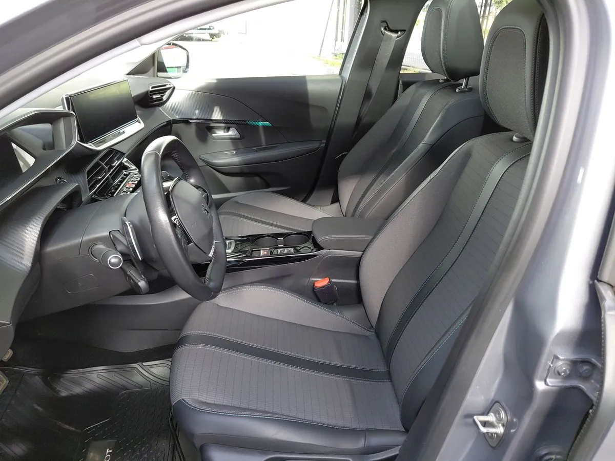 Peugeot 208 1.2 Gt Puretech 4x2 130 Eat8 5p año 2021