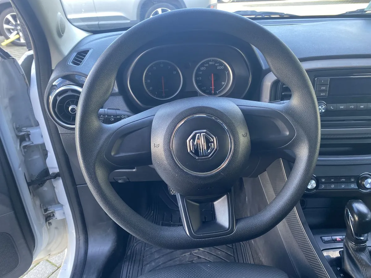 MG 3 1.5 Std 4x2 Hb At 5p año 2023