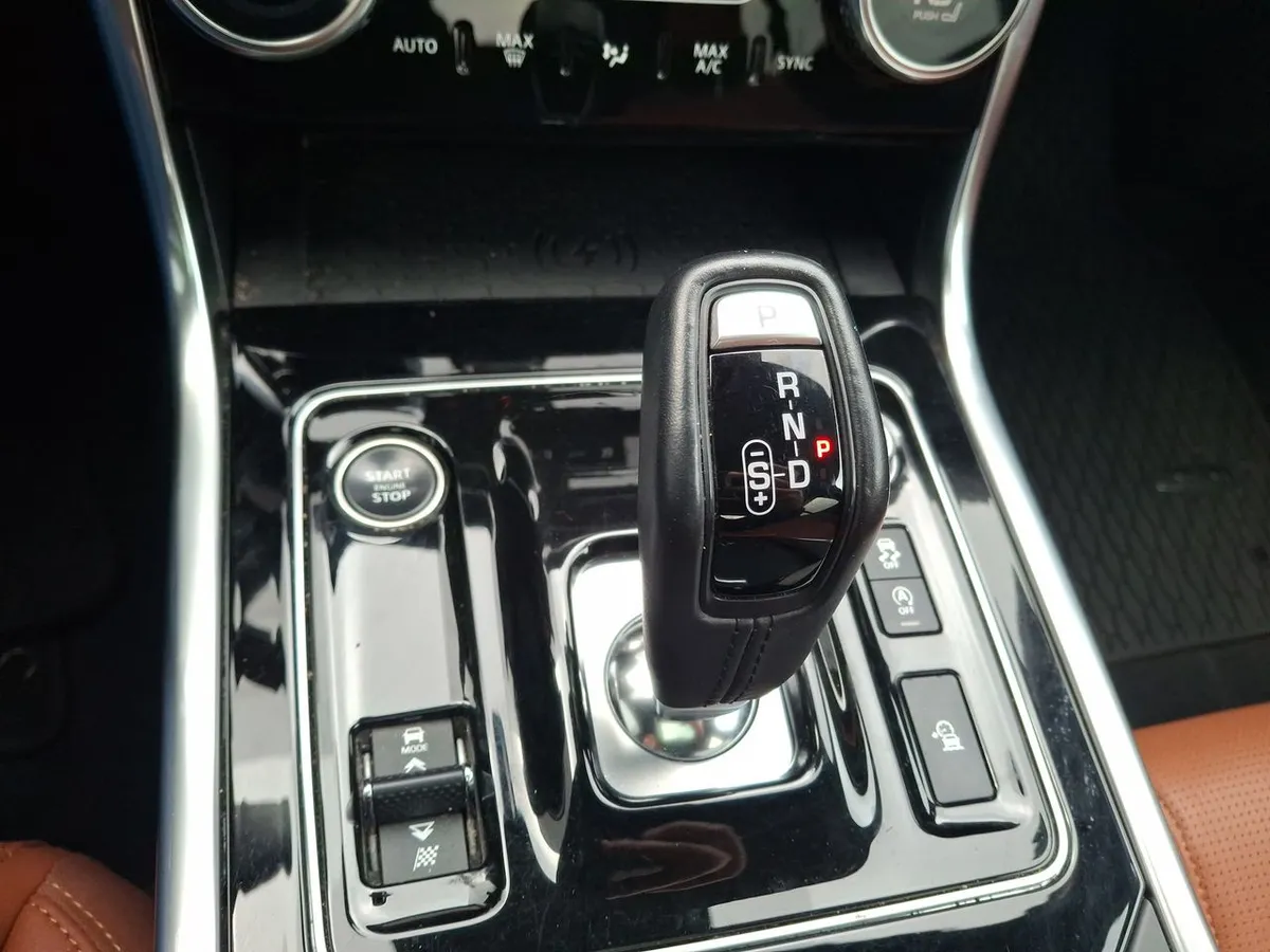 Jaguar Xe 2.0 R Dynamic S Rwd 4x2 250hp At 4p año 2024