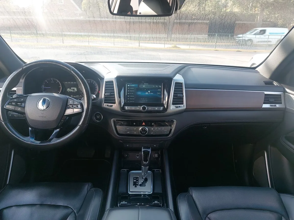 Ssangyong Rexton 2.2 Yrx201 Diesel 4x2 At 5p año 2018