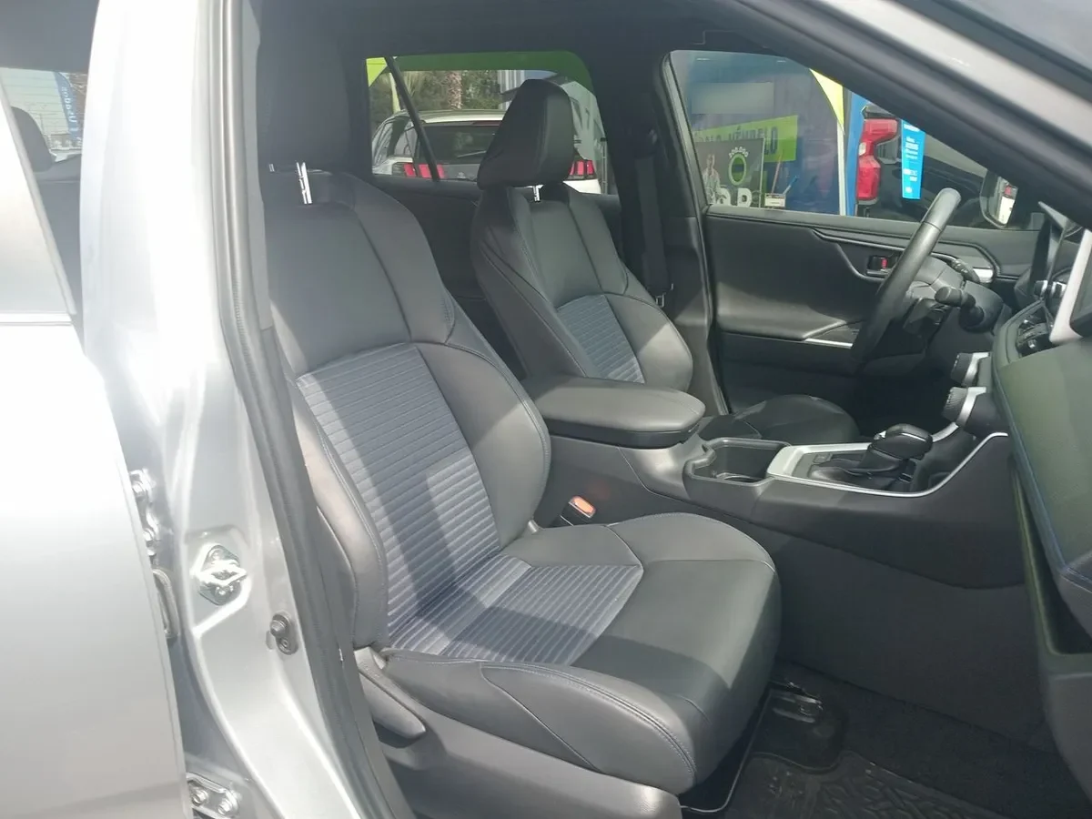 Toyota Rav 4 2.5 Xse Hybrid 4x2 Cvt At 5p año 2024