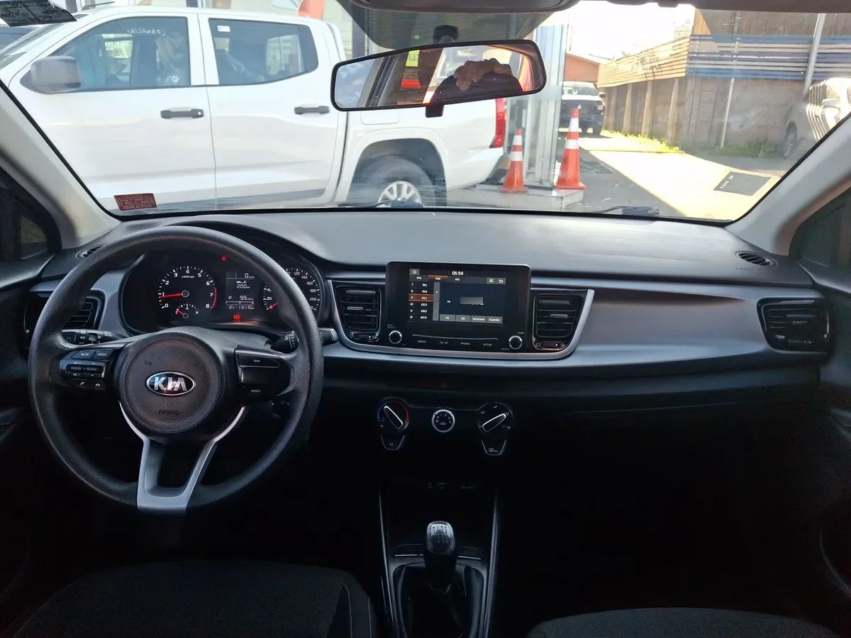 Kia Rio 5 1.4 Ex 4x2 Ac Ci 6mt 5p año 2021