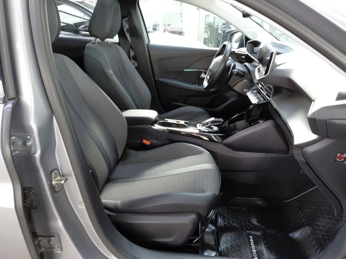 Peugeot 208 1.2 Gt Puretech 4x2 130 Eat8 5p año 2021