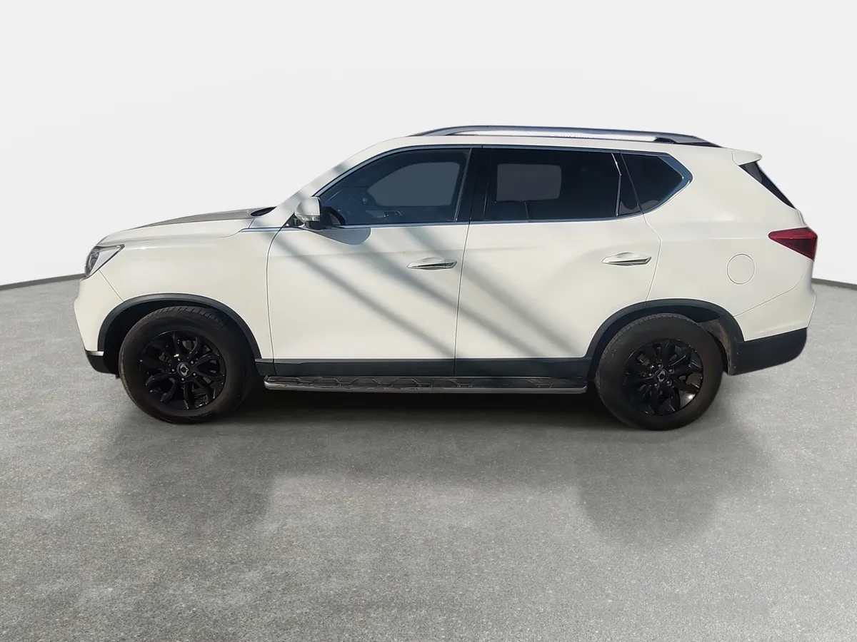 Ssangyong Rexton 2.2 Yrx201 Diesel 4x2 At 5p año 2018