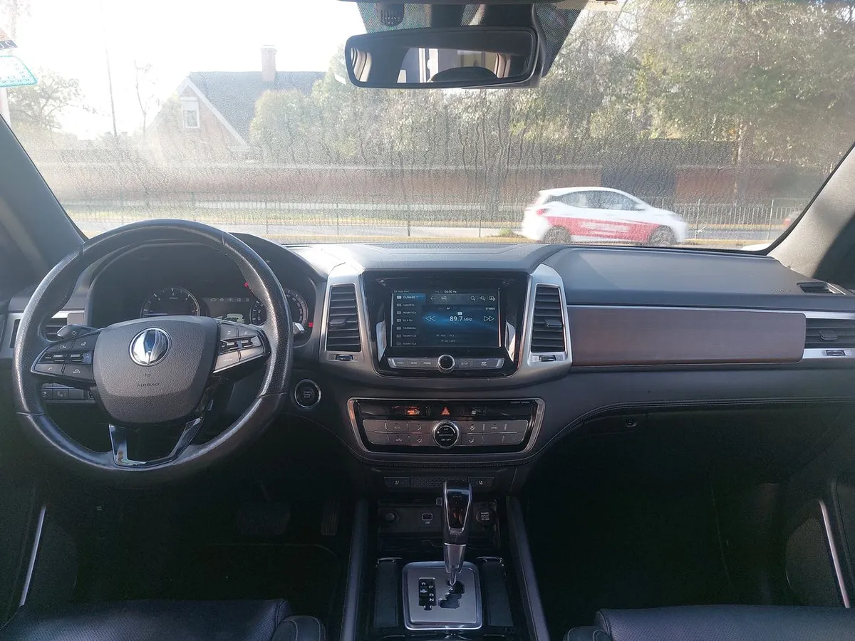 Ssangyong Rexton 2.2 Yrx201 Diesel 4x2 At 5p año 2018