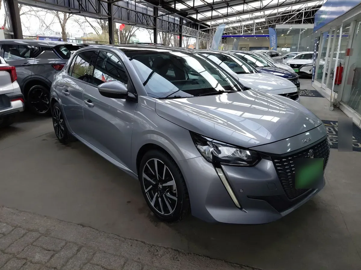 Peugeot 208 1.2 Gt Puretech 4x2 130 Eat8 5p año 2021